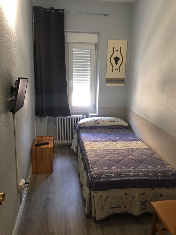Hostal Rosales Aranda de Duero Exteriör bild
